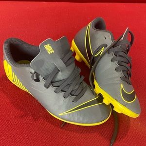 Nike Mercurial Vapor  Size 1 Soccer Cleats